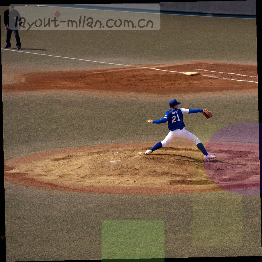 索引纸、裁切线与红黄标签叠放的俯拍特写